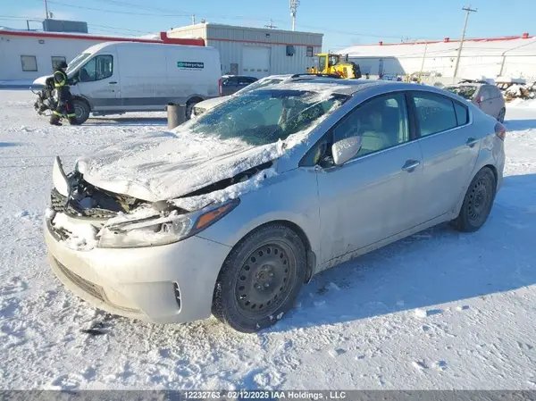 3KPFL4A89JE238211 2018 KIA FORTE - Image 2