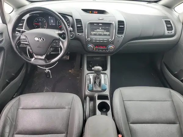 3KPFL4A89JE257146 2018 KIA FORTE - Image 8