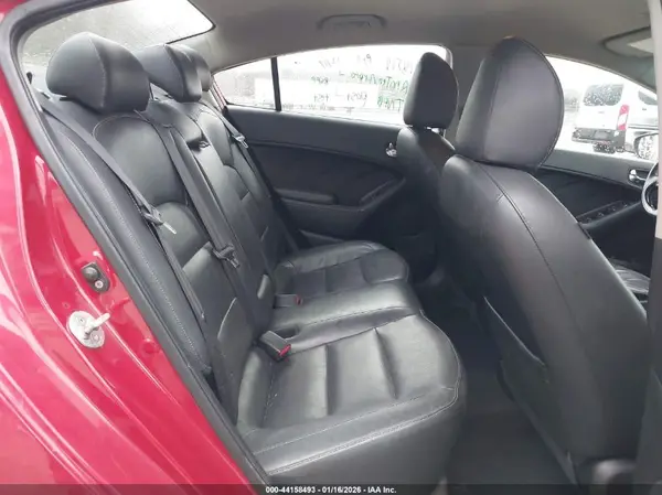 3KPFL4A8XHE004833 2017 KIA FORTE - Image 8
