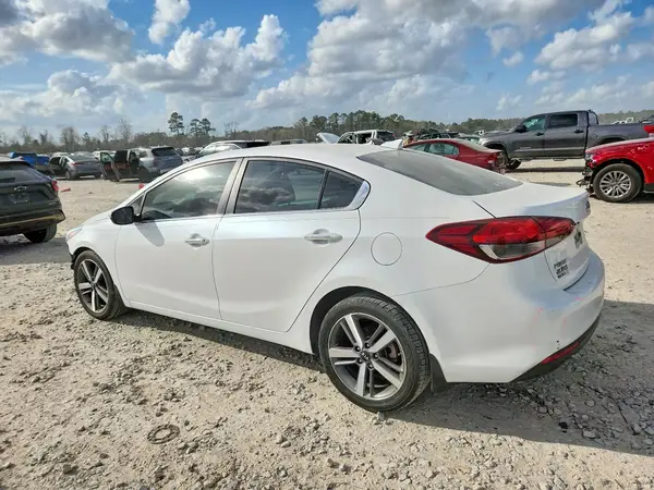 3KPFL4A8XHE037850 2017 KIA FORTE - Image 2