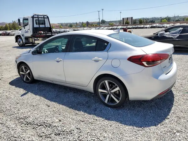 3KPFL4A8XHE054101 2017 KIA FORTE - Image 2