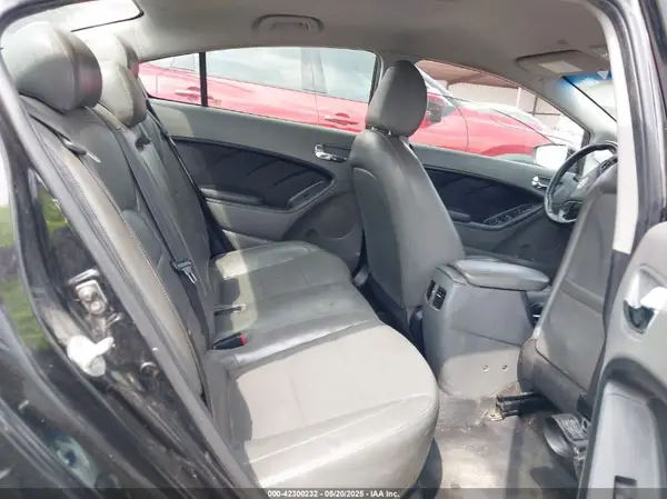 3KPFL4A8XHE093383 2017 KIA FORTE - Image 8