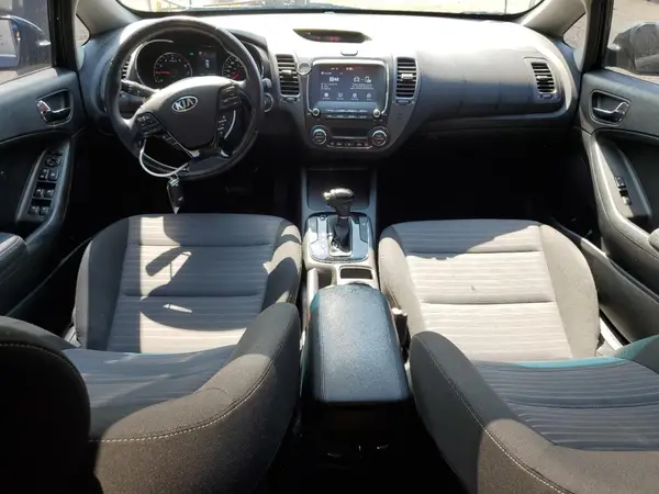 3KPFL4A8XHE101580 2017 KIA FORTE - Image 8