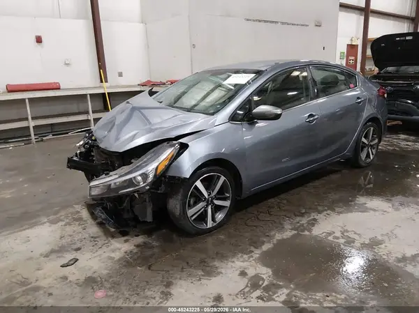 3KPFL4A8XHE110666 2017 KIA FORTE - Image 2