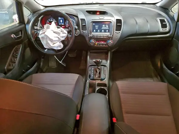 3KPFL4A8XHE137995 2017 KIA FORTE - Image 8