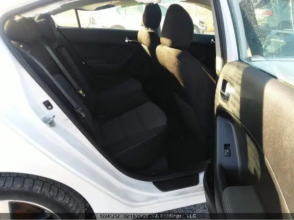 3KPFL4A8XHE146468 2017 KIA FORTE - Image 8