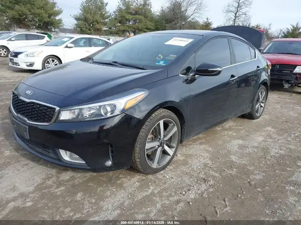 3KPFL4A8XJE192582 2018 KIA FORTE - Image 2