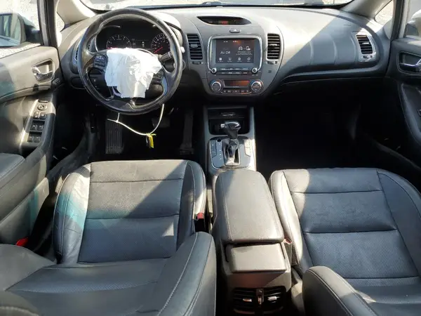 3KPFL4A8XJE210370 2018 KIA FORTE - Image 8