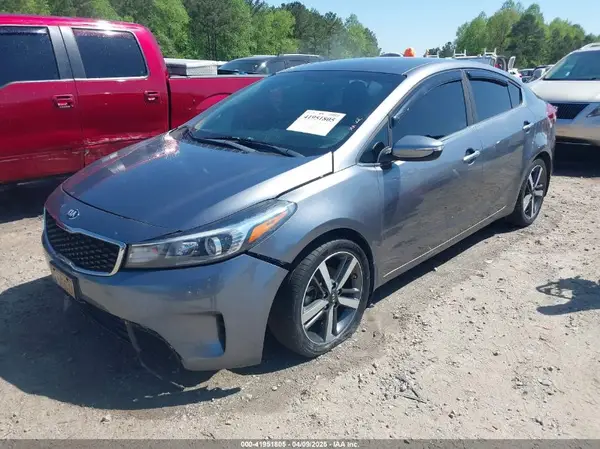 3KPFL4A8XJE249458 2018 KIA FORTE - Image 2