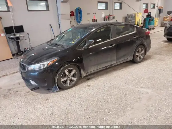 3KPFL4A8XJE255647 2018 KIA FORTE - Image 2