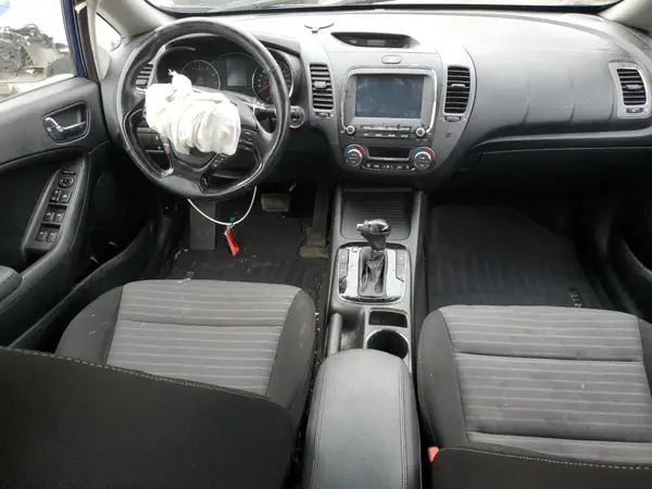 3KPFL4A8XJE274988 2018 KIA FORTE - Image 8