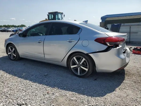 3KPFN4A80HE005208 2017 KIA FORTE - Image 2