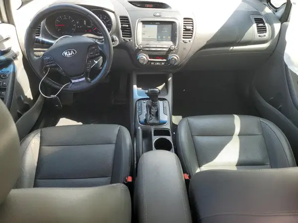 3KPFN4A80HE005208 2017 KIA FORTE - Image 8