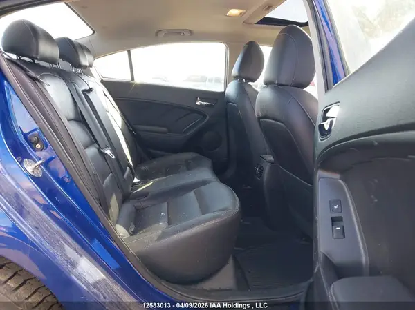 3KPFN4A80HE055381 2017 KIA FORTE - Image 8
