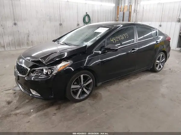 3KPFN4A80HE090633 2017 KIA FORTE - Image 2