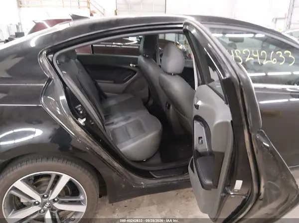 3KPFN4A80HE090633 2017 KIA FORTE - Image 8