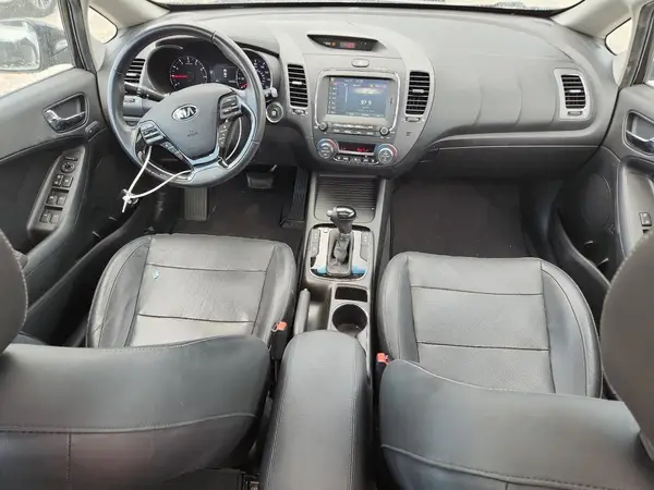 3KPFN4A81HE004343 2017 KIA FORTE - Image 8