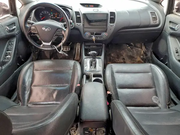 3KPFN4A81HE006075 2017 KIA FORTE - Image 8