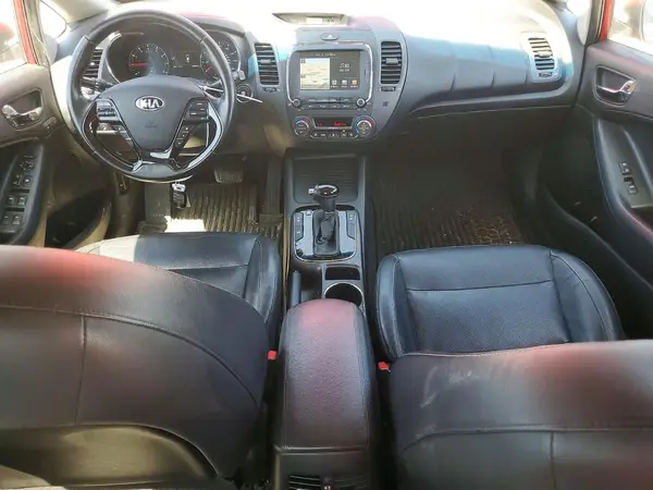 3KPFN4A81HE073226 2017 KIA FORTE - Image 8