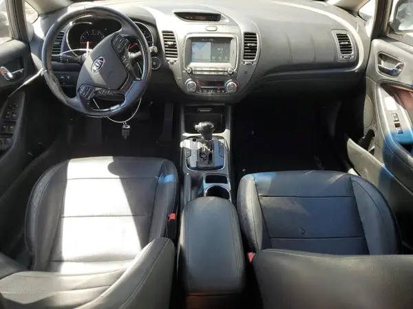 3KPFN4A81JE188625 2018 KIA FORTE - Image 8