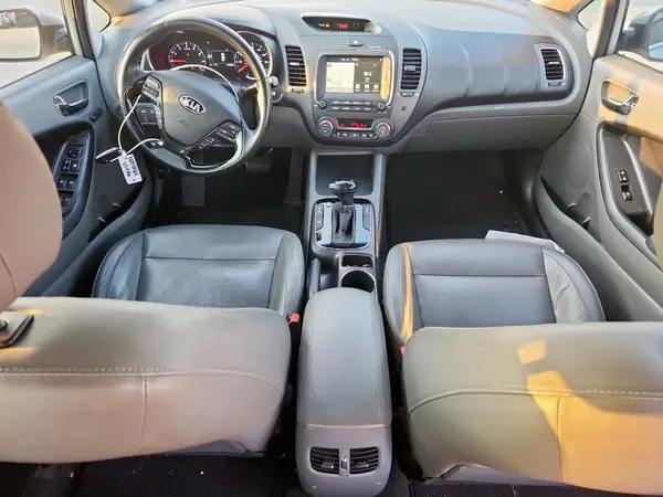 3KPFN4A82HE110560 2017 KIA FORTE - Image 8
