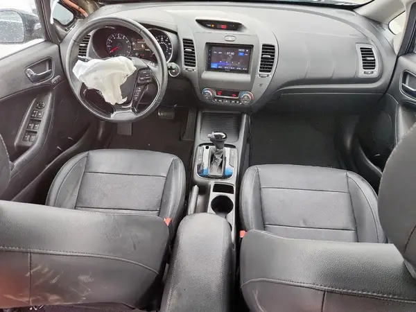 3KPFN4A82JE165676 2018 KIA FORTE - Image 8