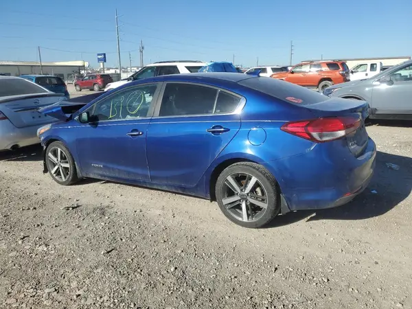 3KPFN4A82JE181019 2018 KIA FORTE - Image 2