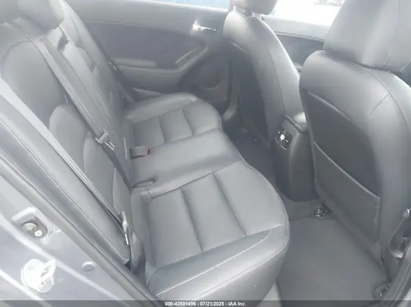 3KPFN4A83HE092053 2017 KIA FORTE - Image 8