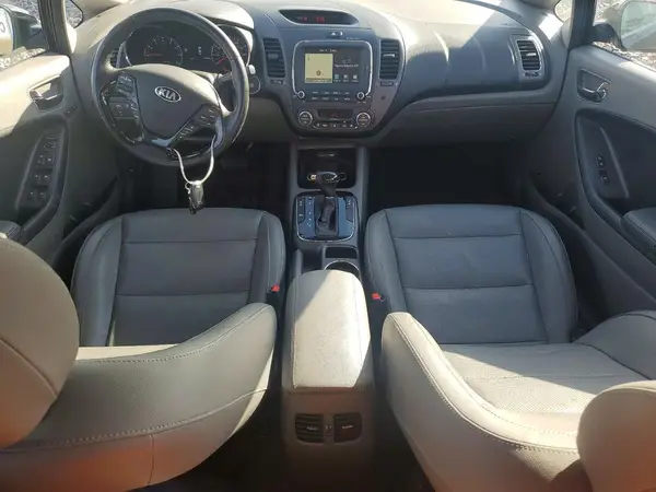 3KPFN4A83HE093381 2017 KIA FORTE - Image 8
