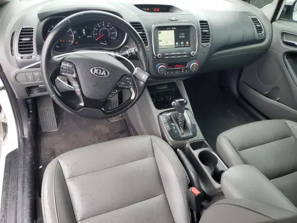 3KPFN4A84HE118756 2017 KIA FORTE - Image 8