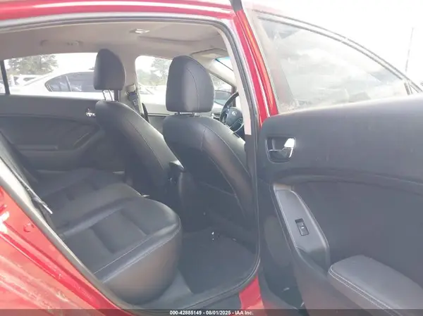 3KPFN4A85HE103165 2017 KIA FORTE - Image 8