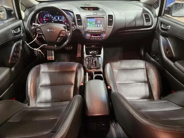 3KPFN4A85HE106552 2017 KIA FORTE - Image 8