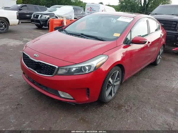 3KPFN4A85JE176879 2018 KIA FORTE - Image 2
