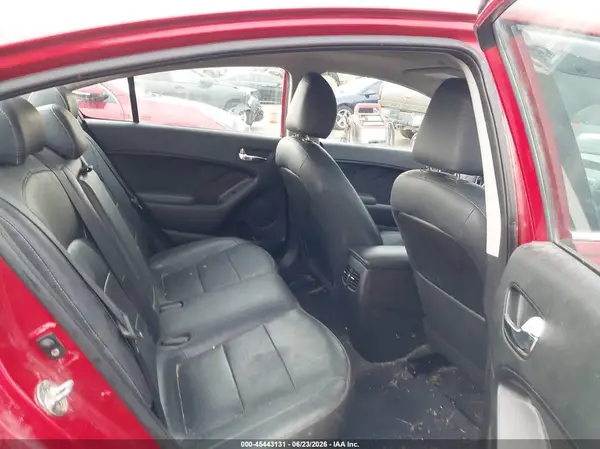 3KPFN4A85JE176879 2018 KIA FORTE - Image 8