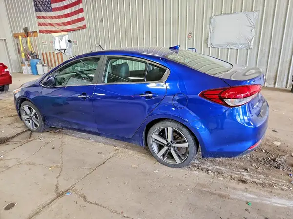 3KPFN4A86HE090555 2017 KIA FORTE - Image 2