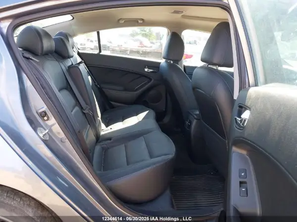 3KPFN4A86HE145568 2017 KIA FORTE - Image 8