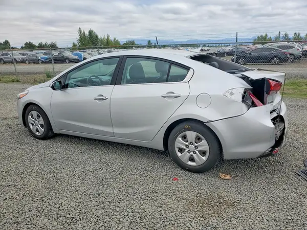 3KPFN4A87HE005383 2017 KIA FORTE - Image 2