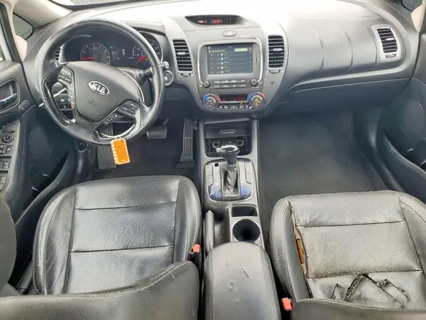 3KPFN4A87HE005383 2017 KIA FORTE - Image 8