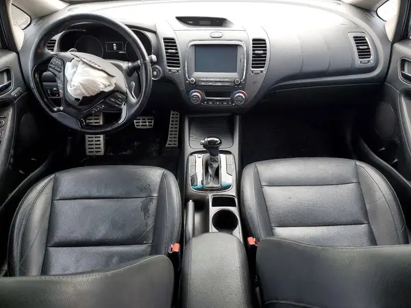3KPFN4A87HE070427 2017 KIA FORTE - Image 8