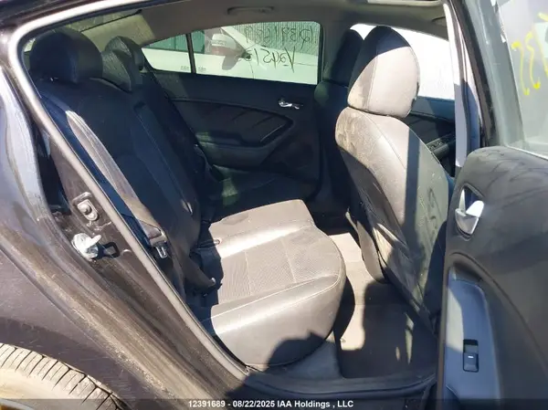 3KPFN4A87JE245135 2018 KIA FORTE - Image 8