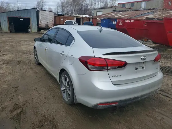 3KPFN4A88HE087124 2017 KIA FORTE - Image 2