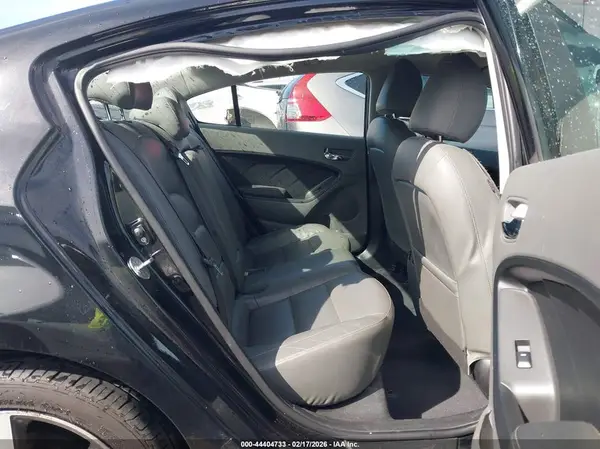 3KPFN4A88HE114306 2017 KIA FORTE - Image 8
