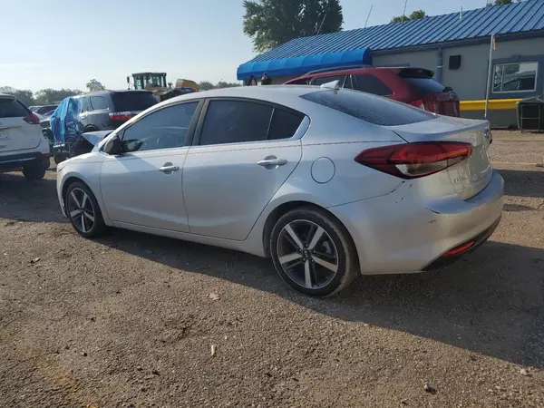 3KPFN4A88JE189741 2018 KIA FORTE - Image 2