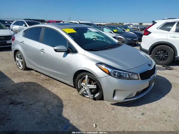 3KPFN4A89HE002954 2017 KIA FORTE - Image 1