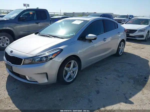 3KPFN4A89HE002954 2017 KIA FORTE - Image 2
