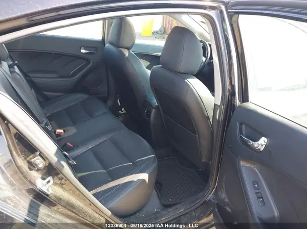 3KPFN4A89HE035288 2017 KIA FORTE - Image 8