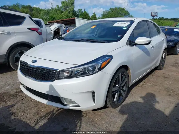 3KPFN4A89HE074043 2017 KIA FORTE - Image 2