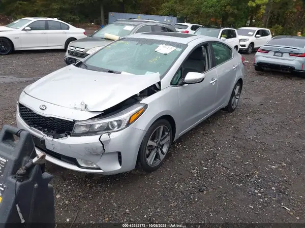 3KPFN4A8XHE005958 2017 KIA FORTE - Image 2