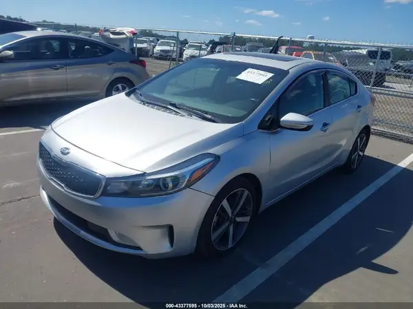 3KPFN4A8XHE006012 2017 KIA FORTE - Image 2