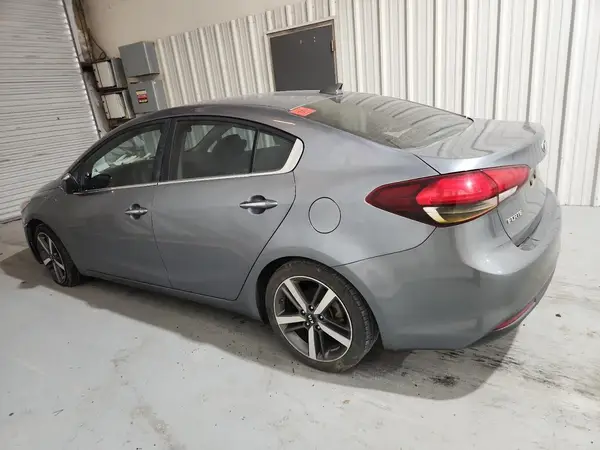 3KPFN4A8XHE093555 2017 KIA FORTE - Image 2